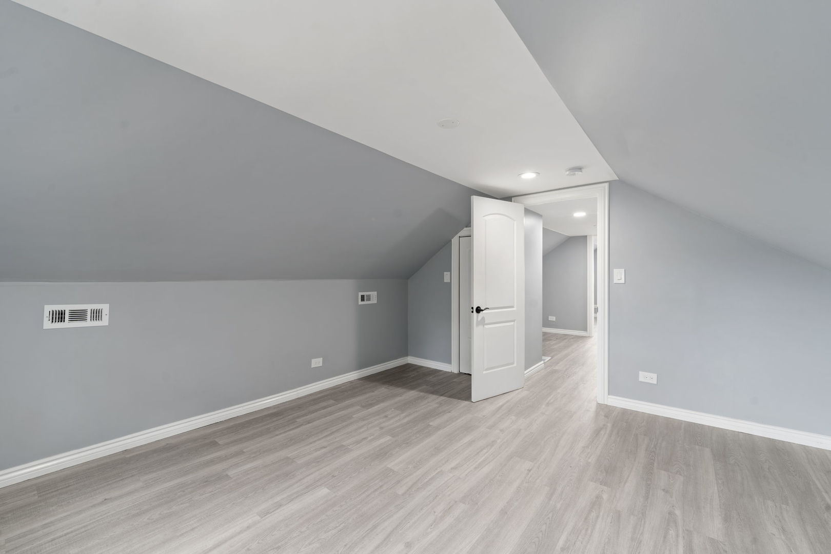 4630 W Montana Street, Chicago, IL 60639