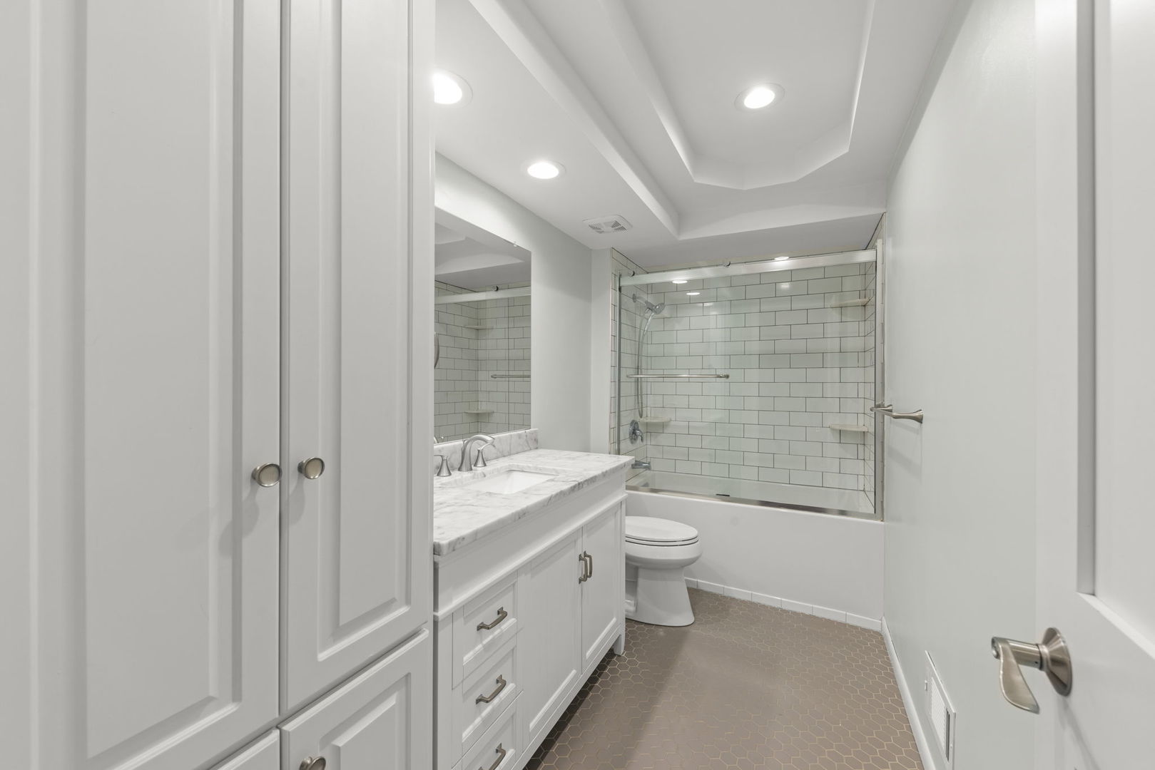 797 Oakwood Drive, Frankfort, IL 60423