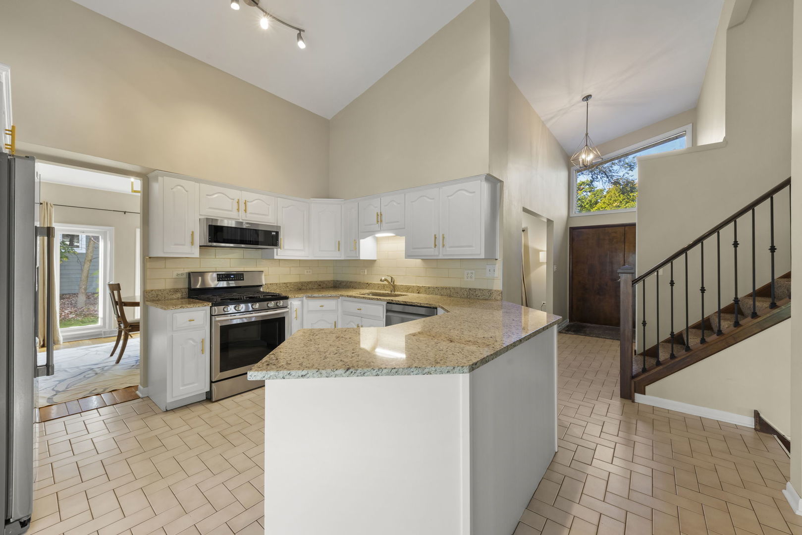 797 Oakwood Drive, Frankfort, IL 60423