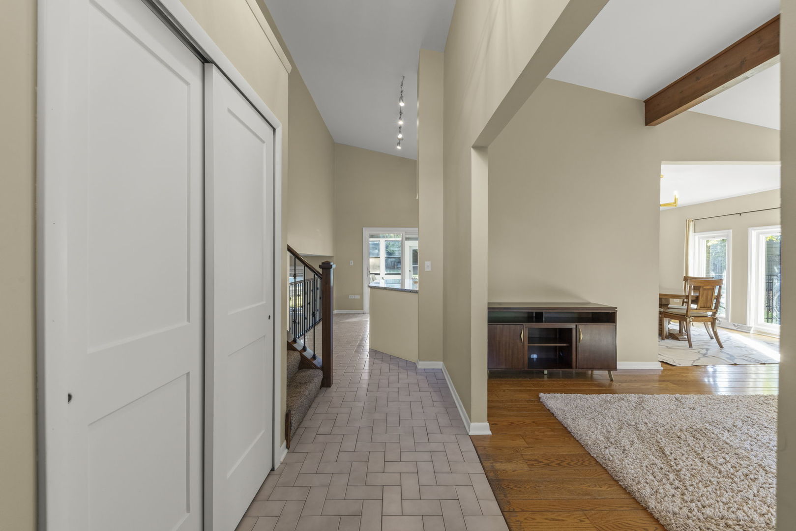 797 Oakwood Drive, Frankfort, IL 60423