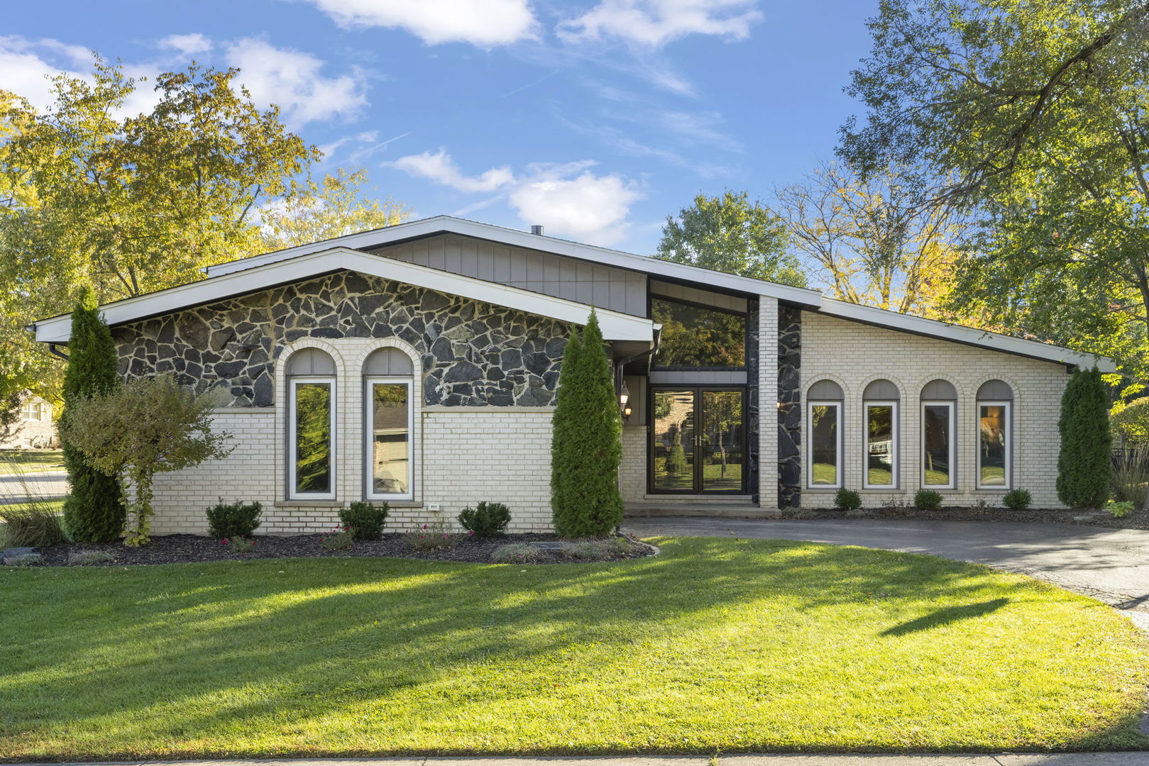 797 Oakwood Drive, Frankfort, IL 60423