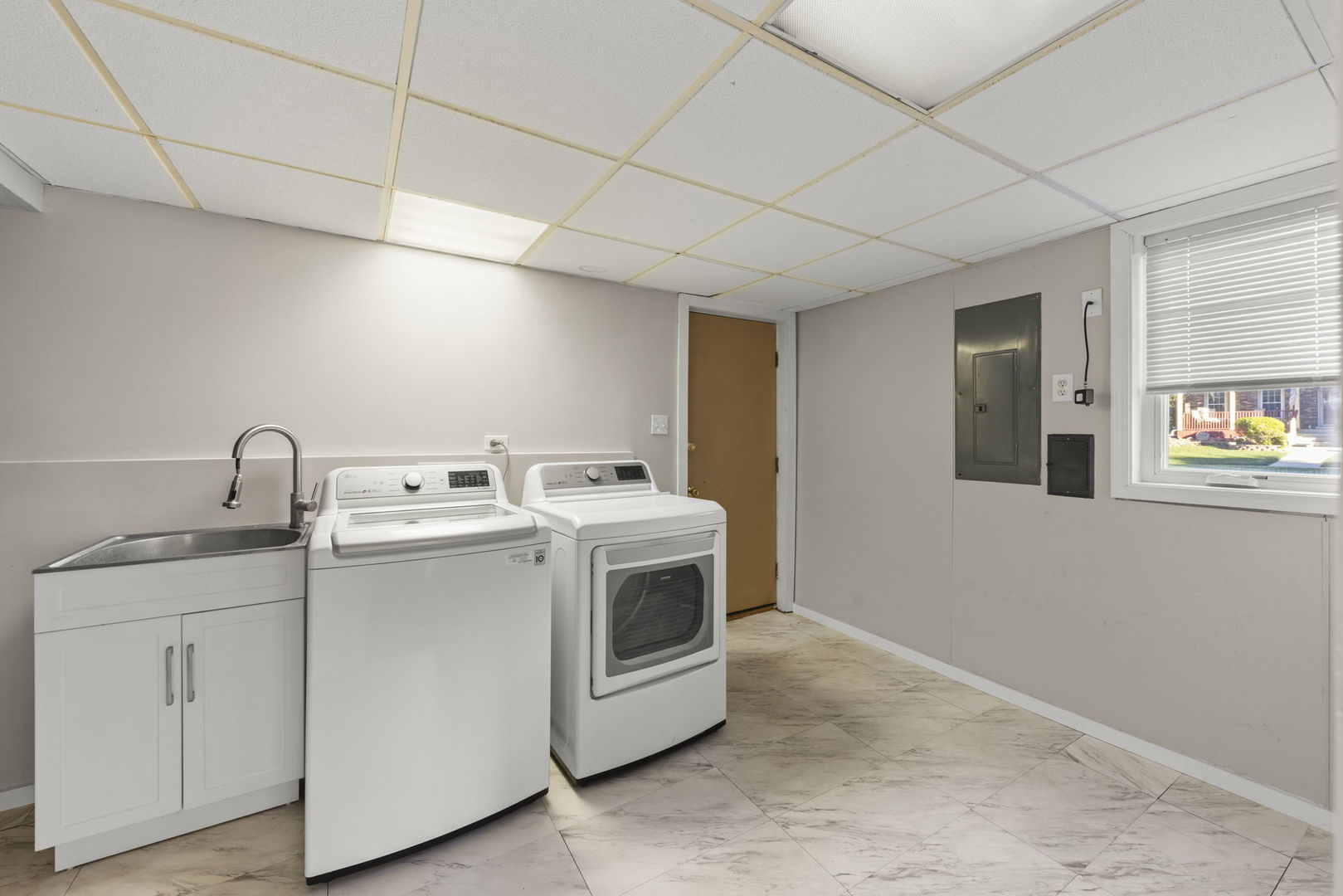 797 Oakwood Drive, Frankfort, IL 60423