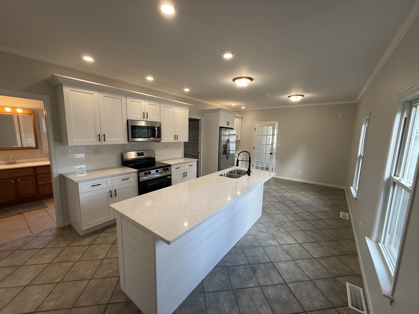 206 W Seminole Street, Dwight, IL 60420