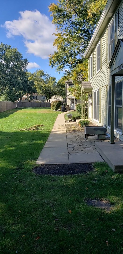 1150 Mount Vernon Court #C, Wheaton, IL 60189