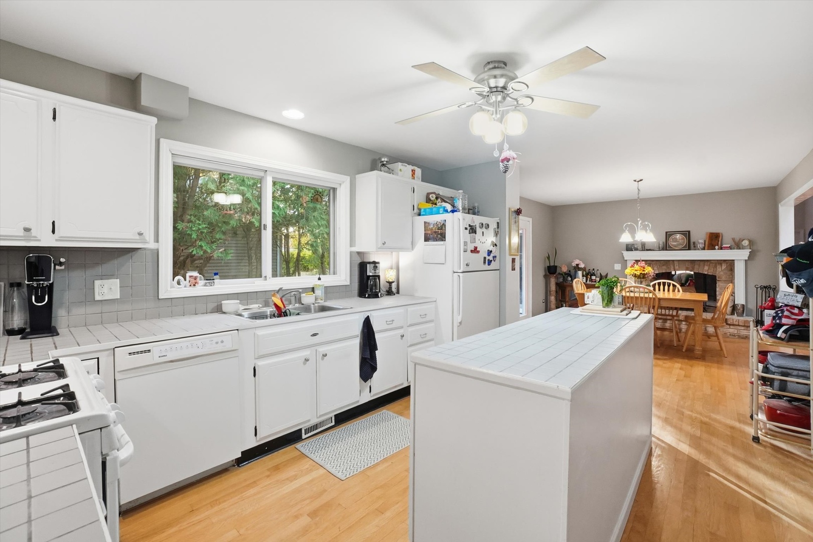 821 Killarney Pass Circle, Mundelein, IL 60060