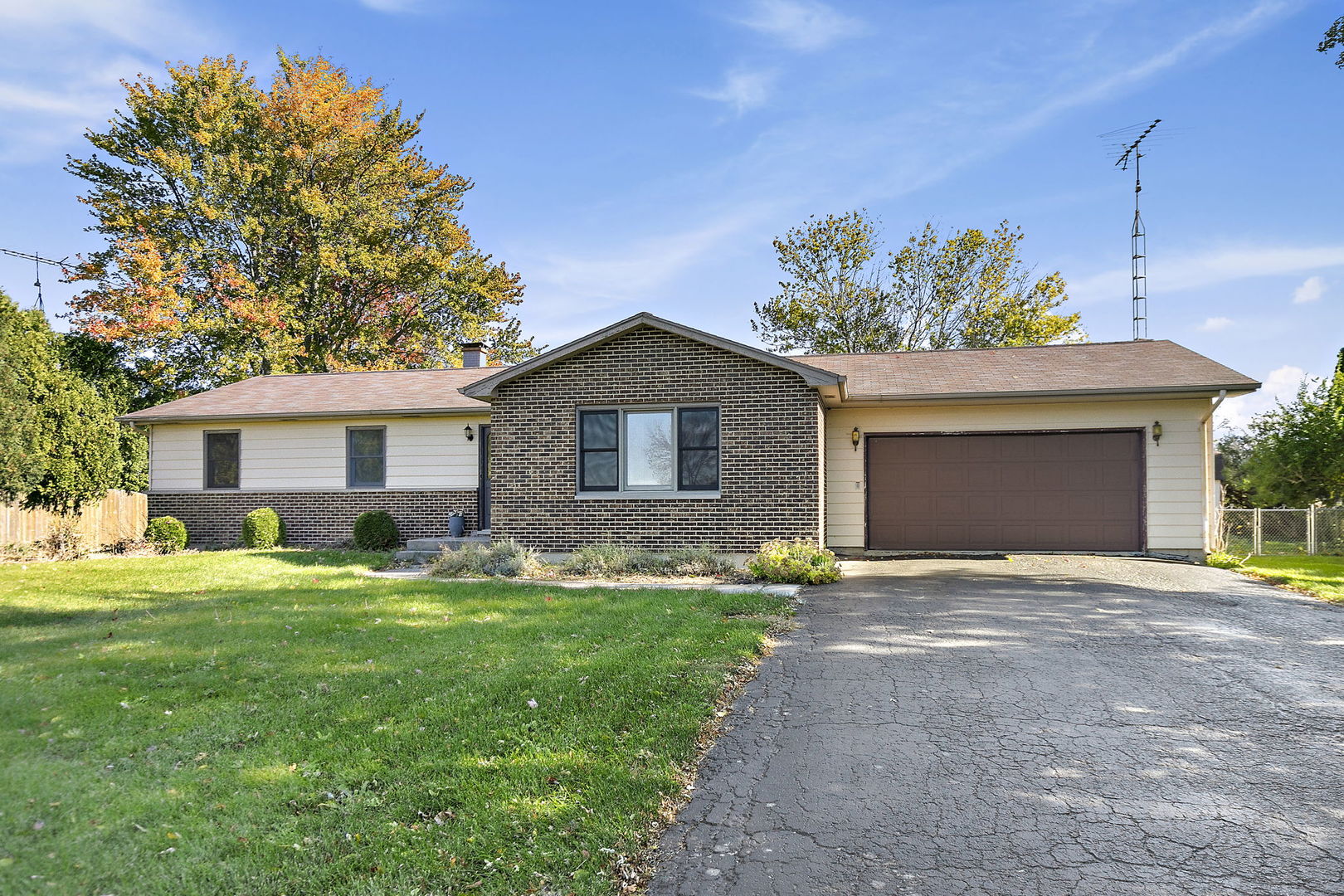 19474 Hahn Drive, DeKalb, IL 60115