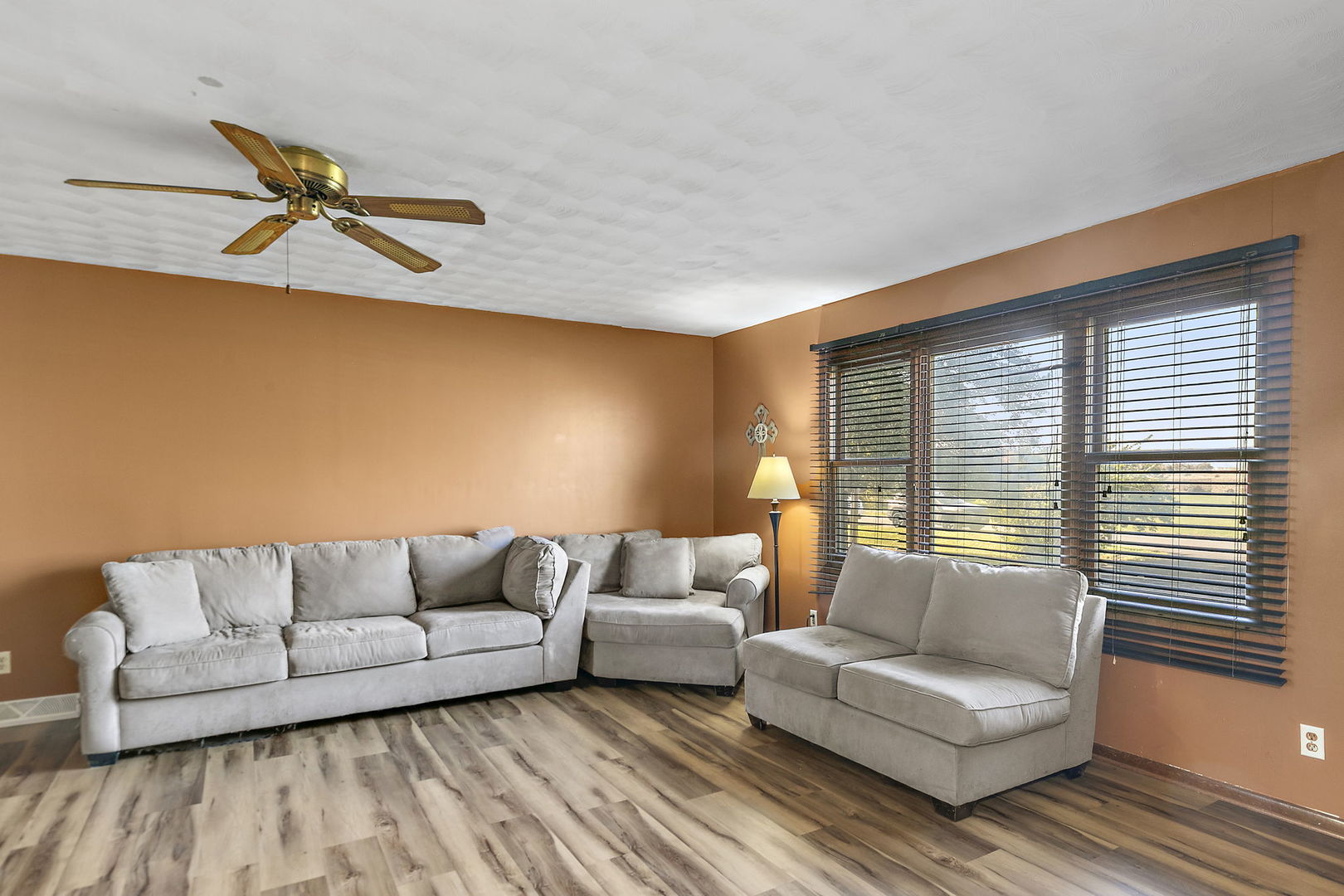 19474 Hahn Drive, DeKalb, IL 60115