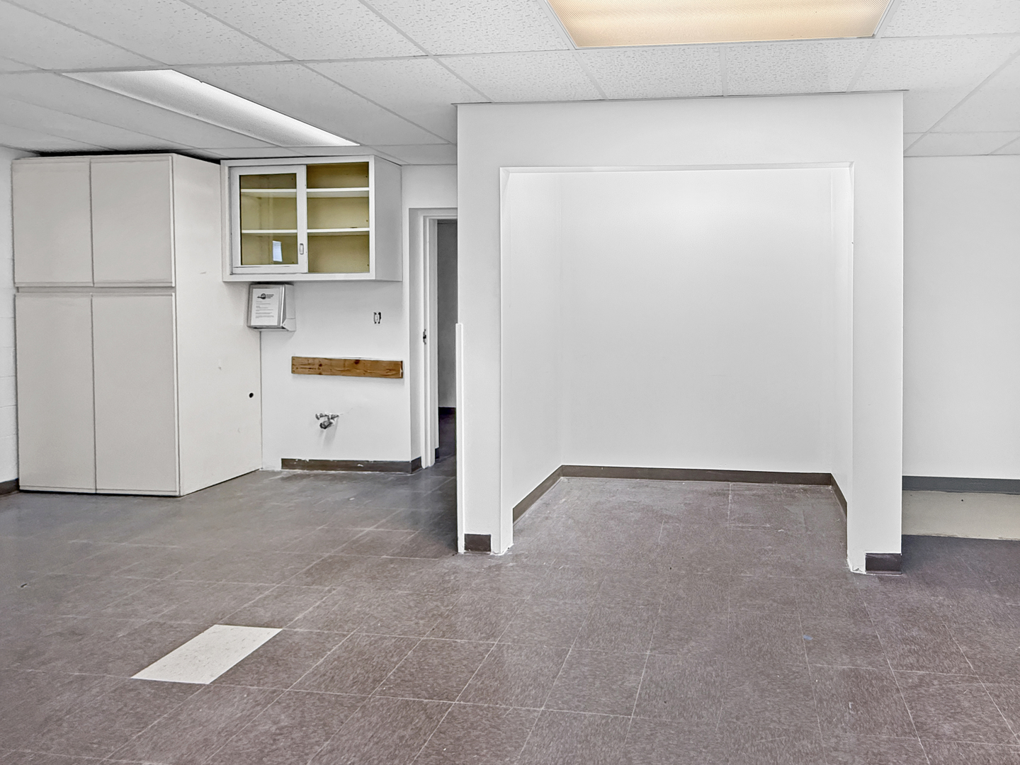 2904 W Il Route 120, McHenry, IL 60051