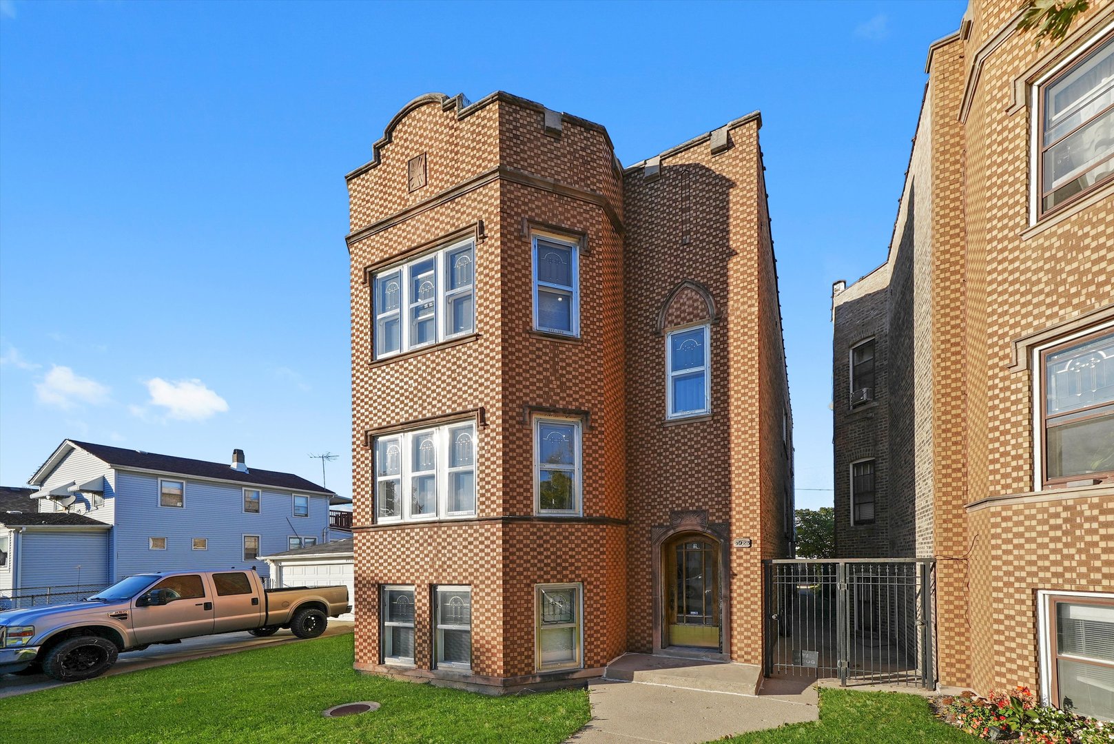 4928 W Altgeld Street, Chicago, IL 60639