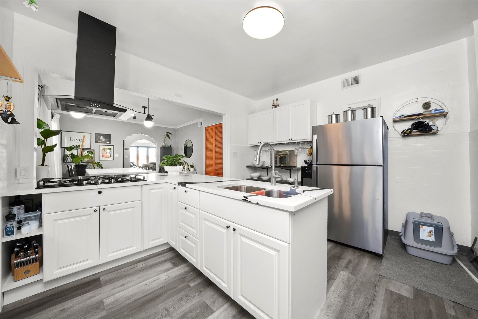 4928 W Altgeld Street, Chicago, IL 60639