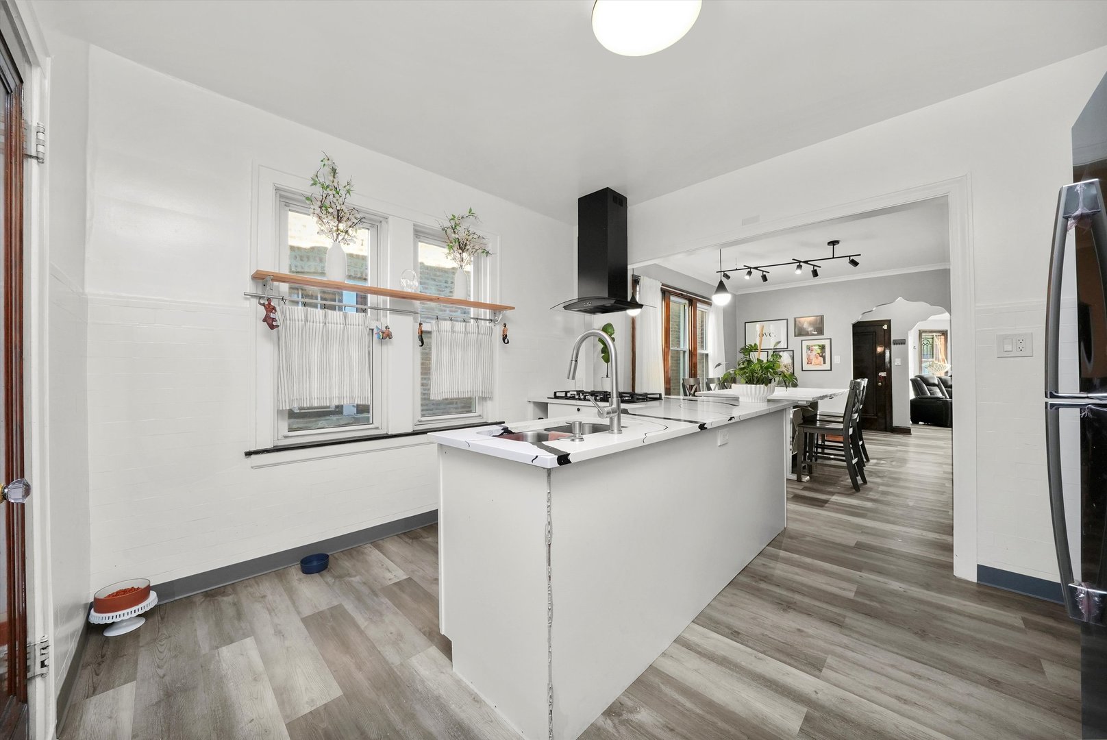 4928 W Altgeld Street, Chicago, IL 60639