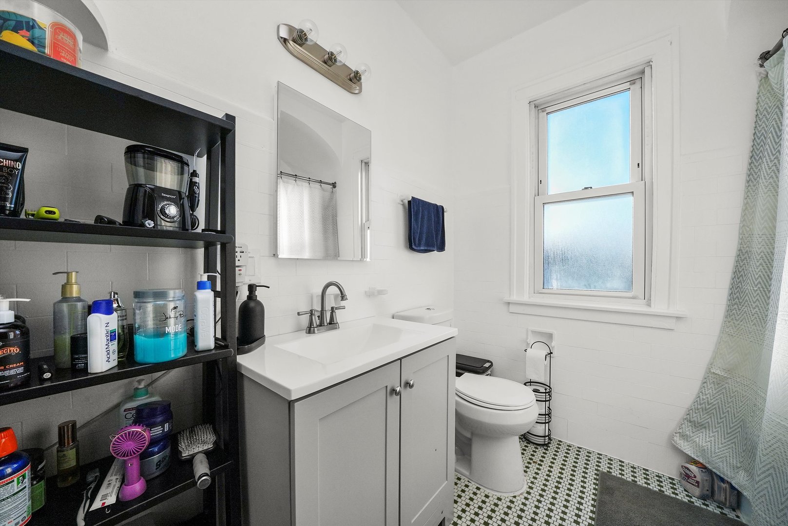 4928 W Altgeld Street, Chicago, IL 60639