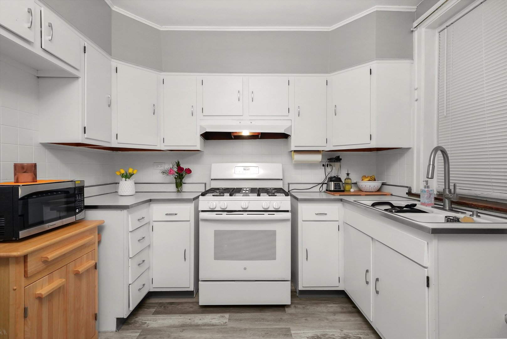 4928 W Altgeld Street, Chicago, IL 60639