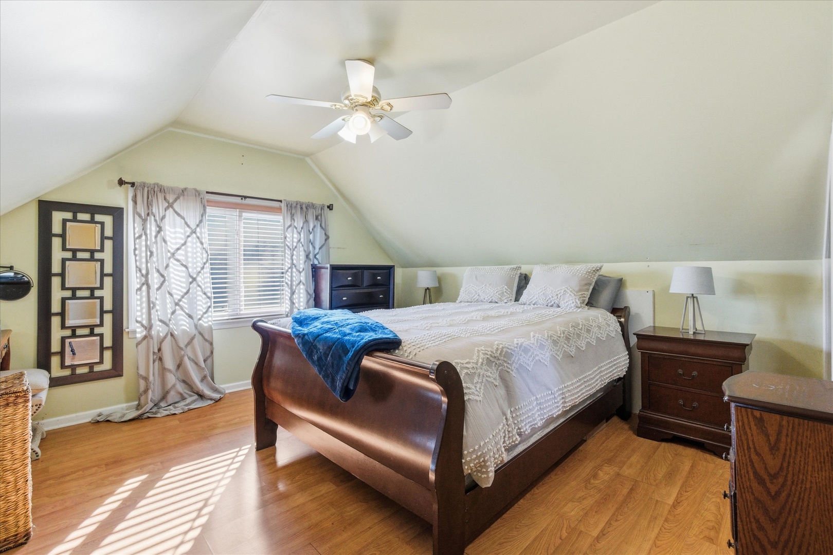 454 N Cedar Avenue, Wood Dale, IL 60191