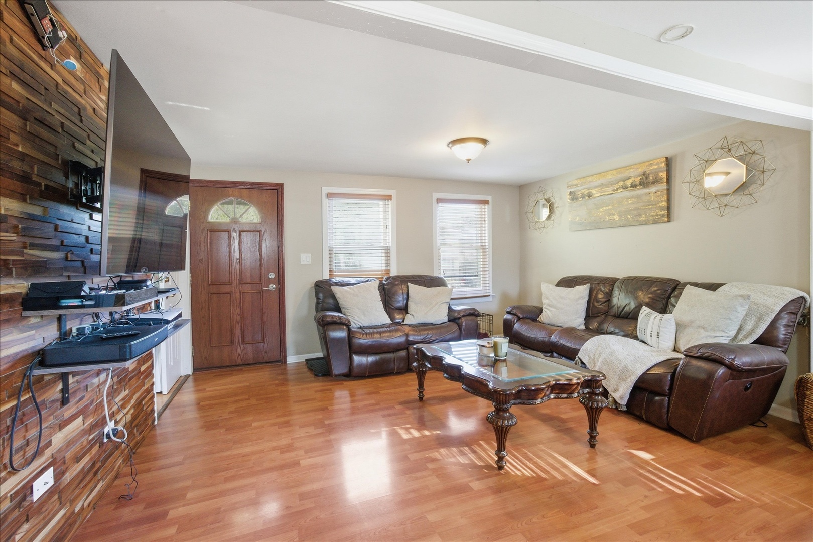 454 N Cedar Avenue, Wood Dale, IL 60191