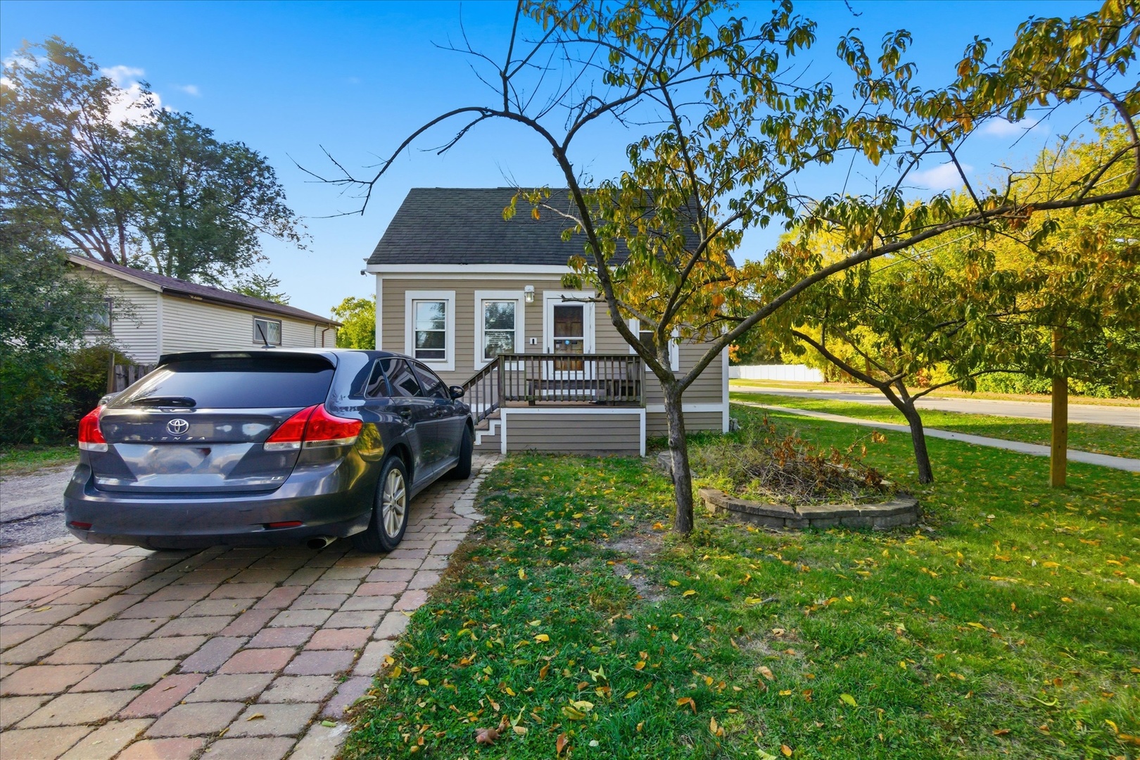 454 N Cedar Avenue, Wood Dale, IL 60191