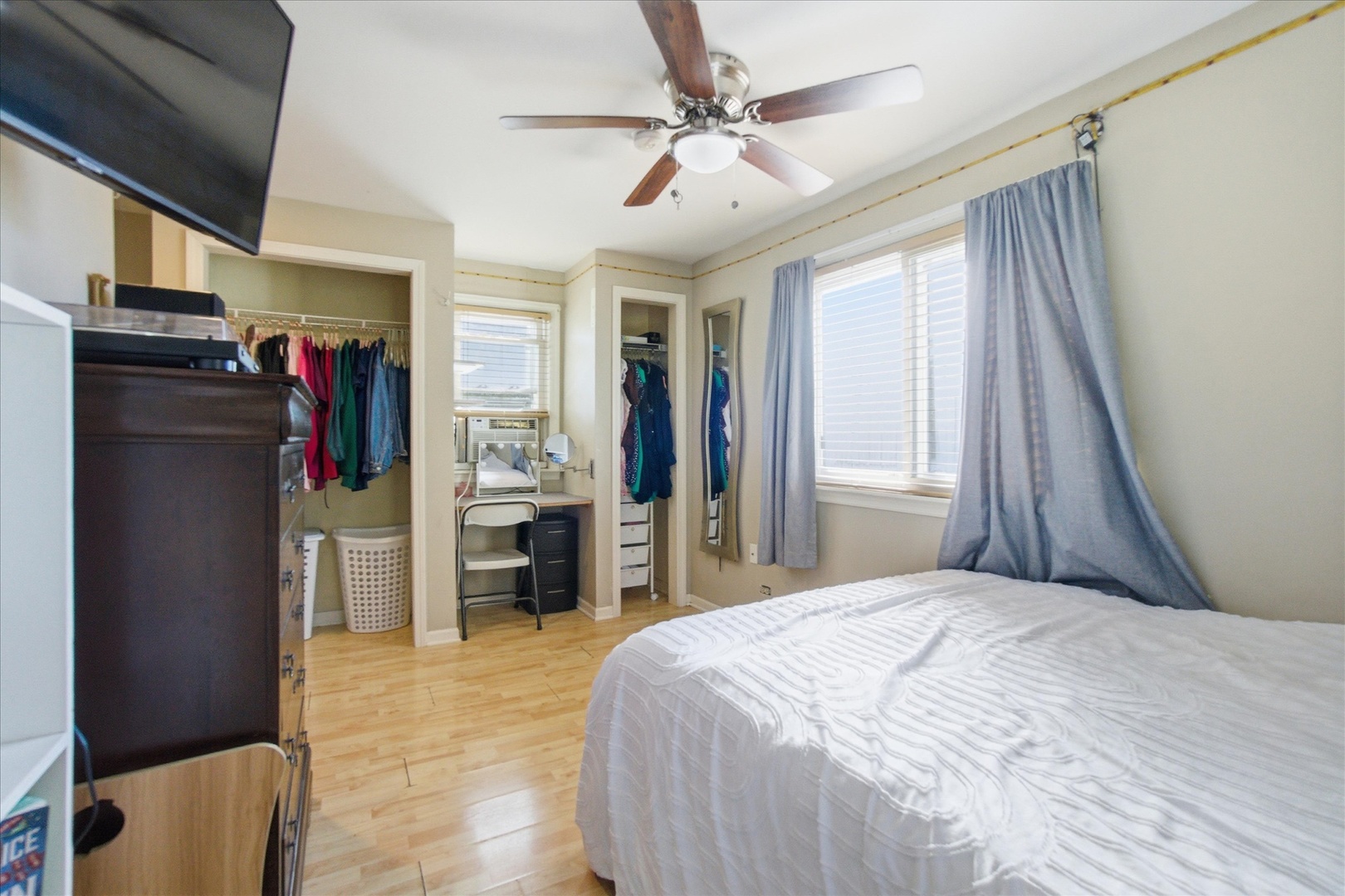 454 N Cedar Avenue, Wood Dale, IL 60191