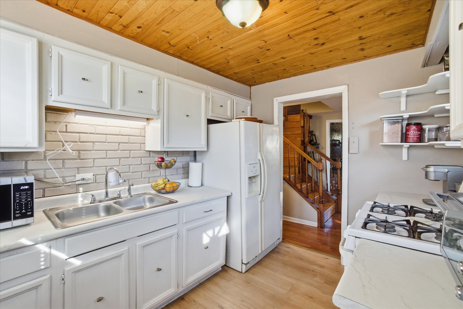 454 N Cedar Avenue, Wood Dale, IL 60191