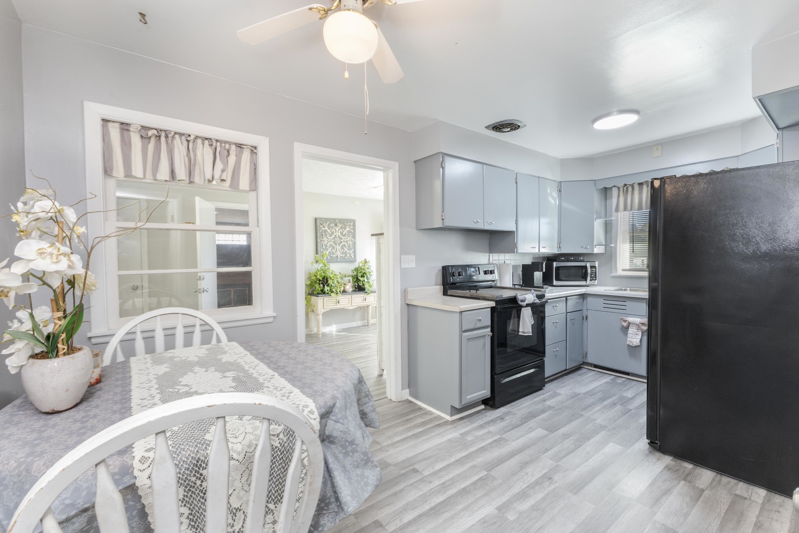 1006 Maple Hill Road, Bloomington, IL 61705