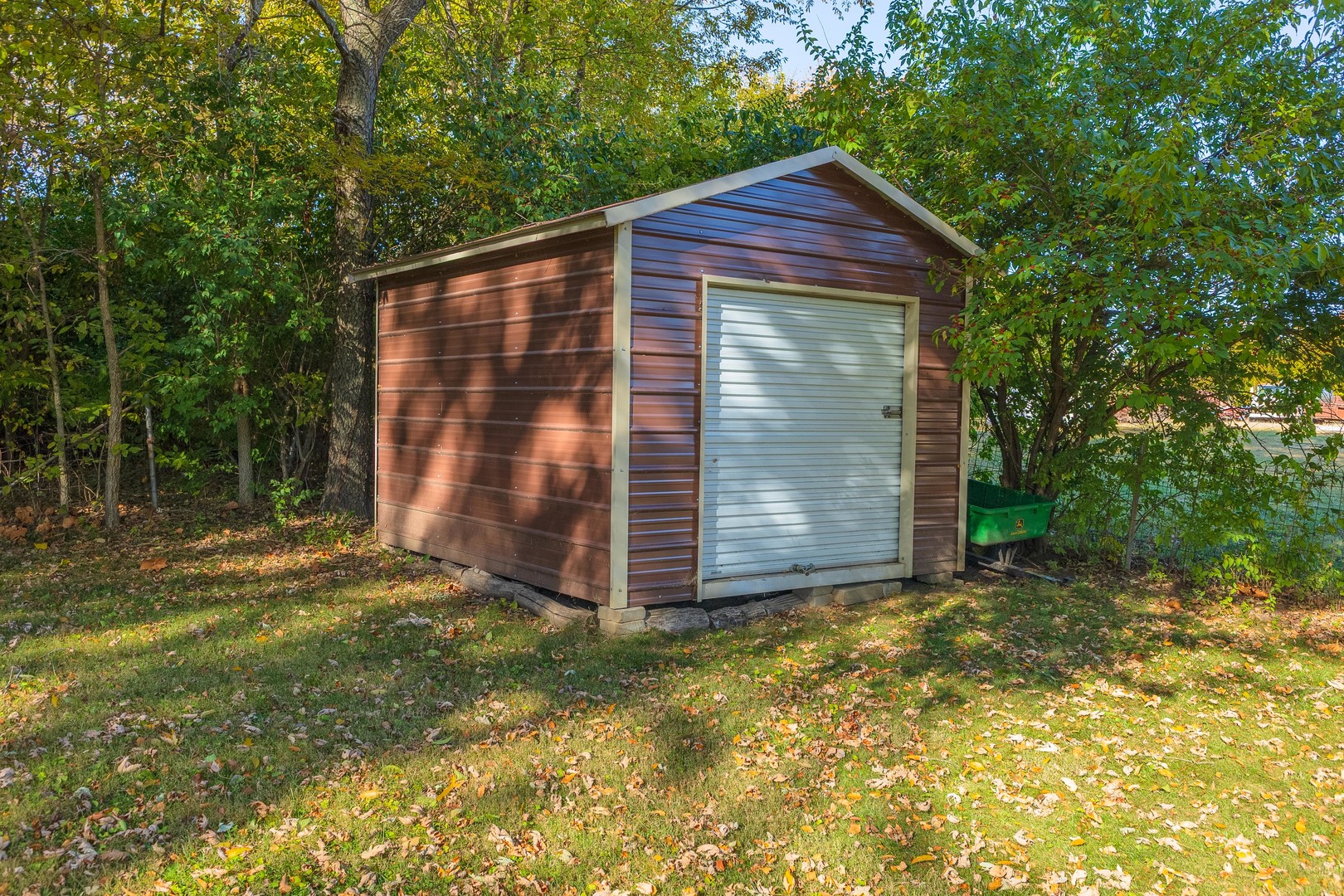 1006 Maple Hill Road, Bloomington, IL 61705