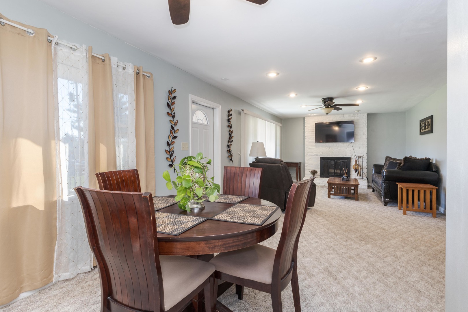 1006 Maple Hill Road, Bloomington, IL 61705