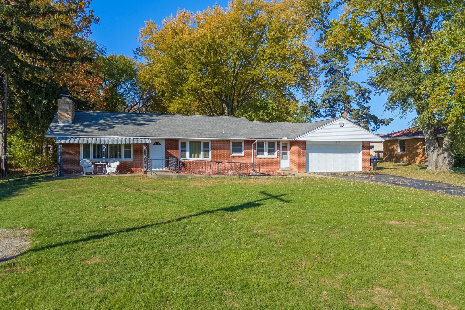 1006 Maple Hill Road, Bloomington, IL 61705