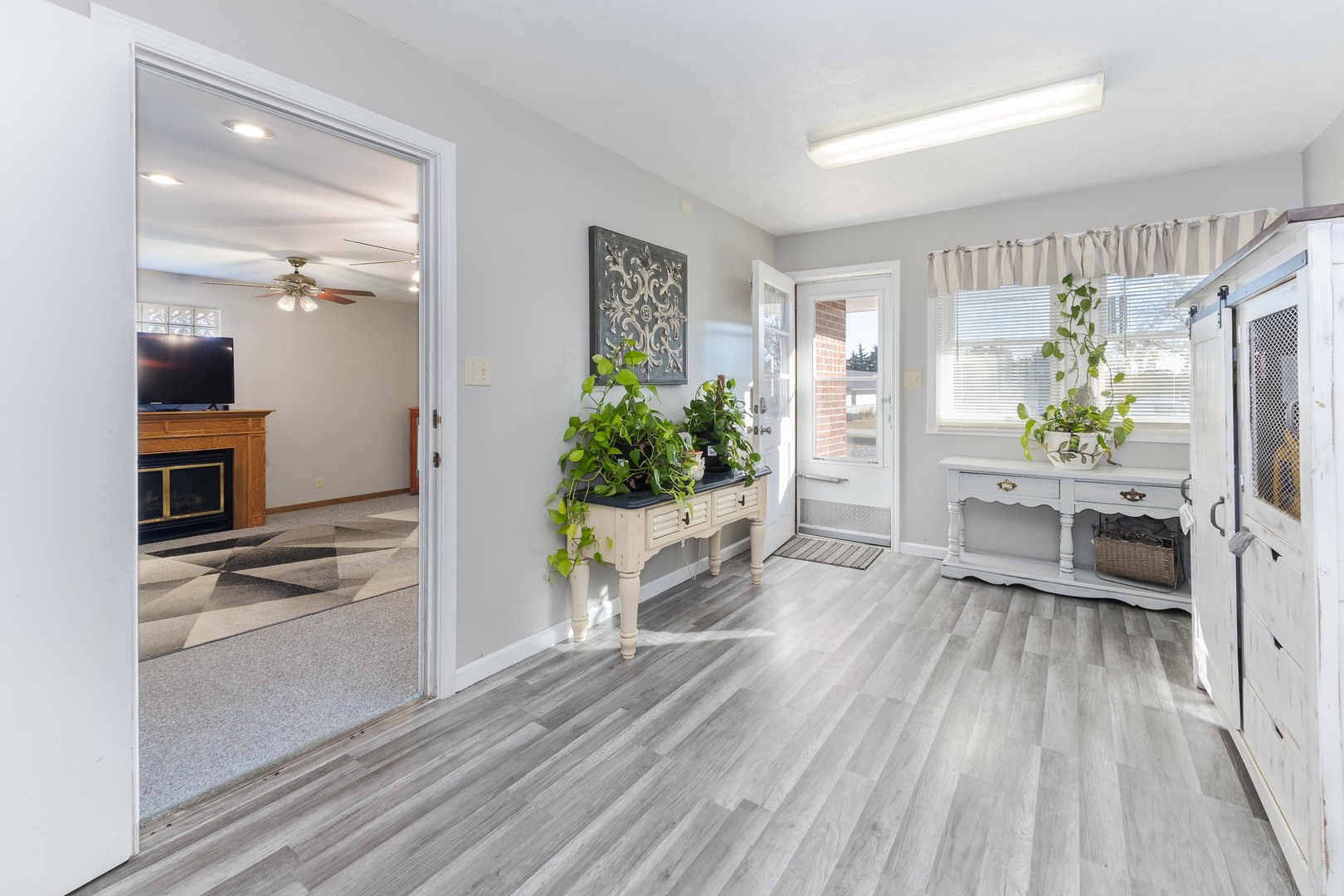 1006 Maple Hill Road, Bloomington, IL 61705