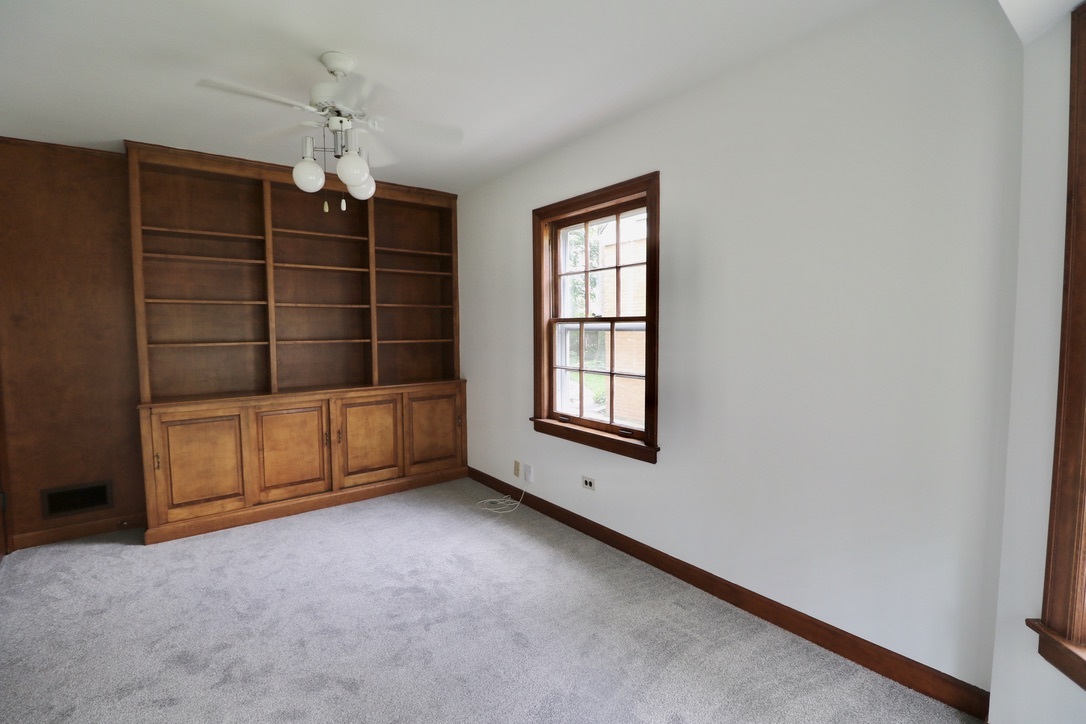 1111 S Washington Avenue, Park Ridge, IL 60068