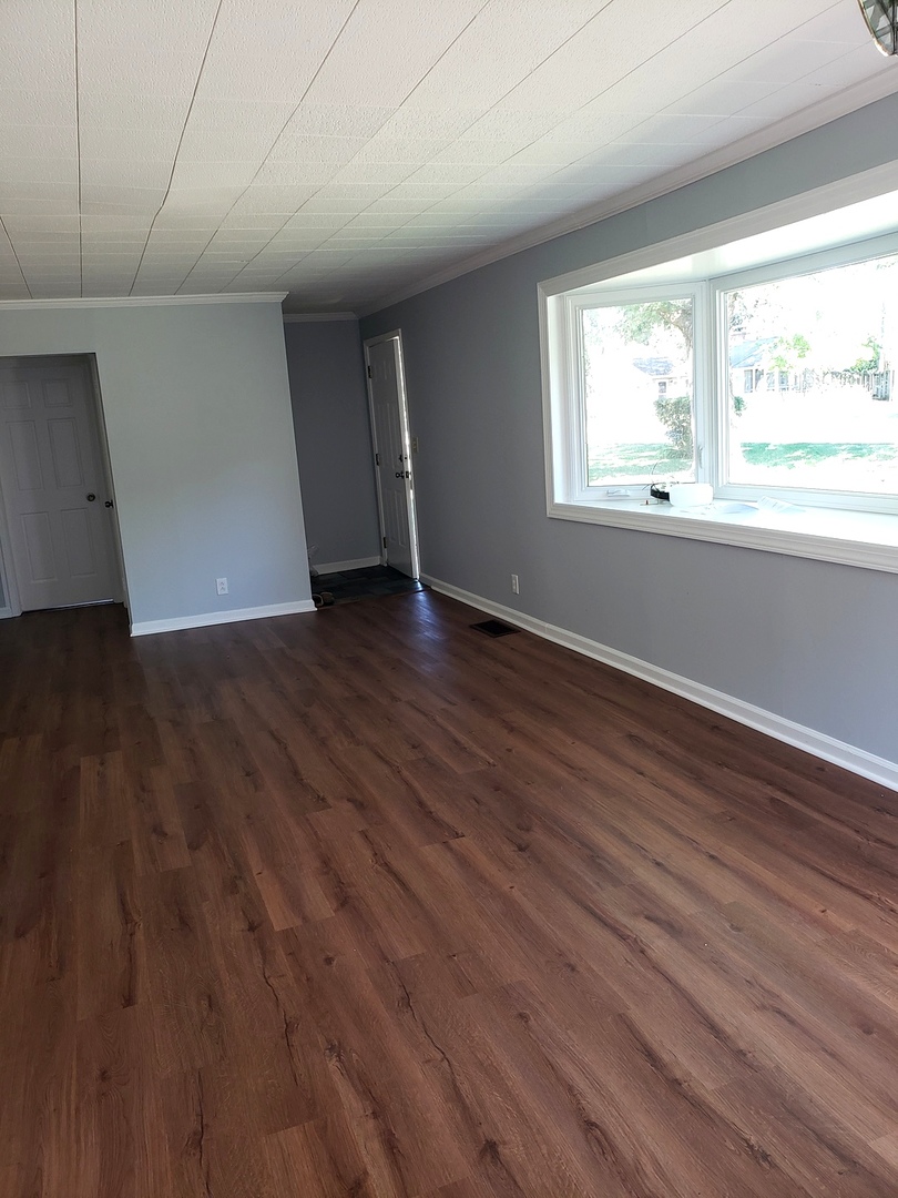 433 E High Street, Mundelein, IL 60060