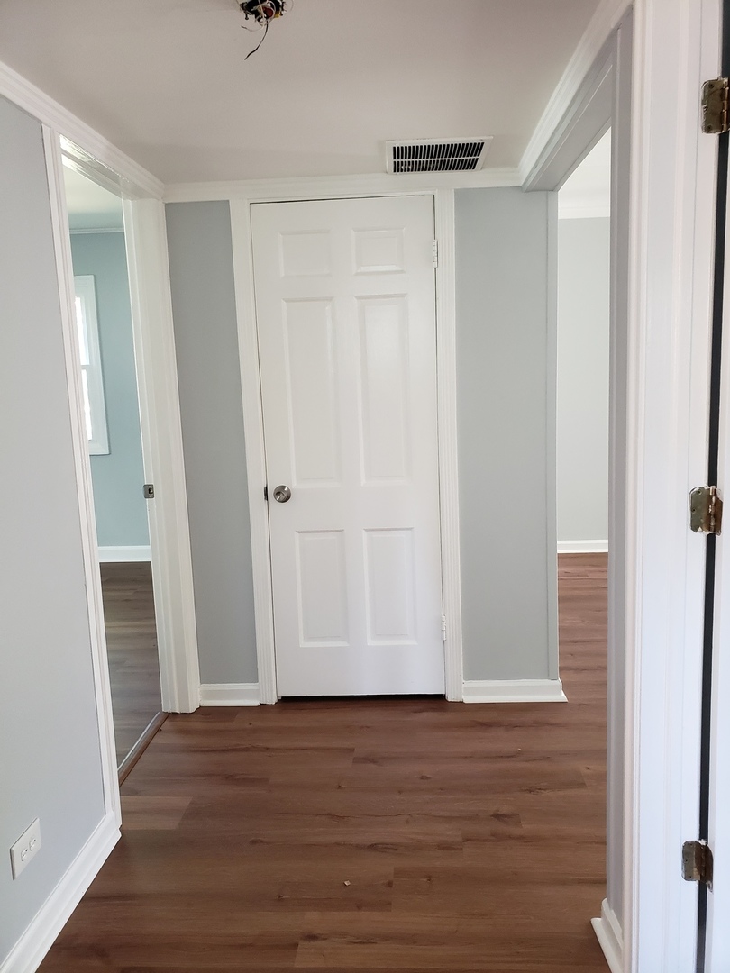 433 E High Street, Mundelein, IL 60060