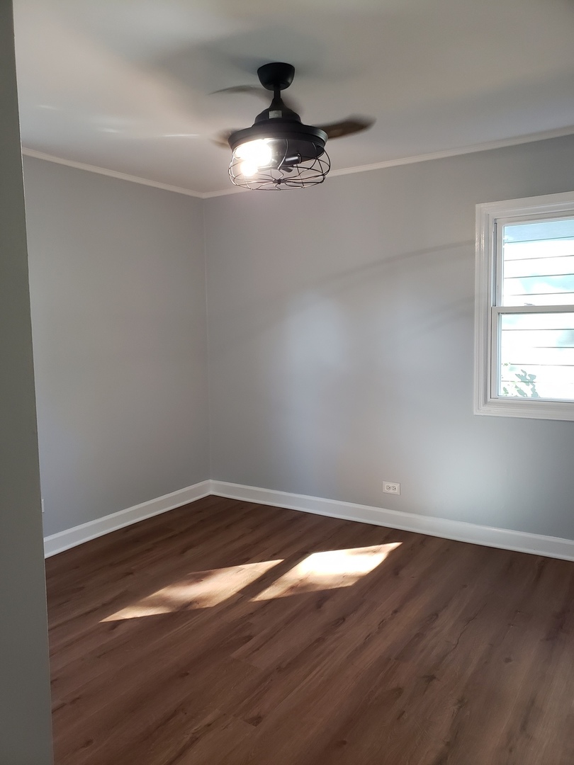 433 E High Street, Mundelein, IL 60060