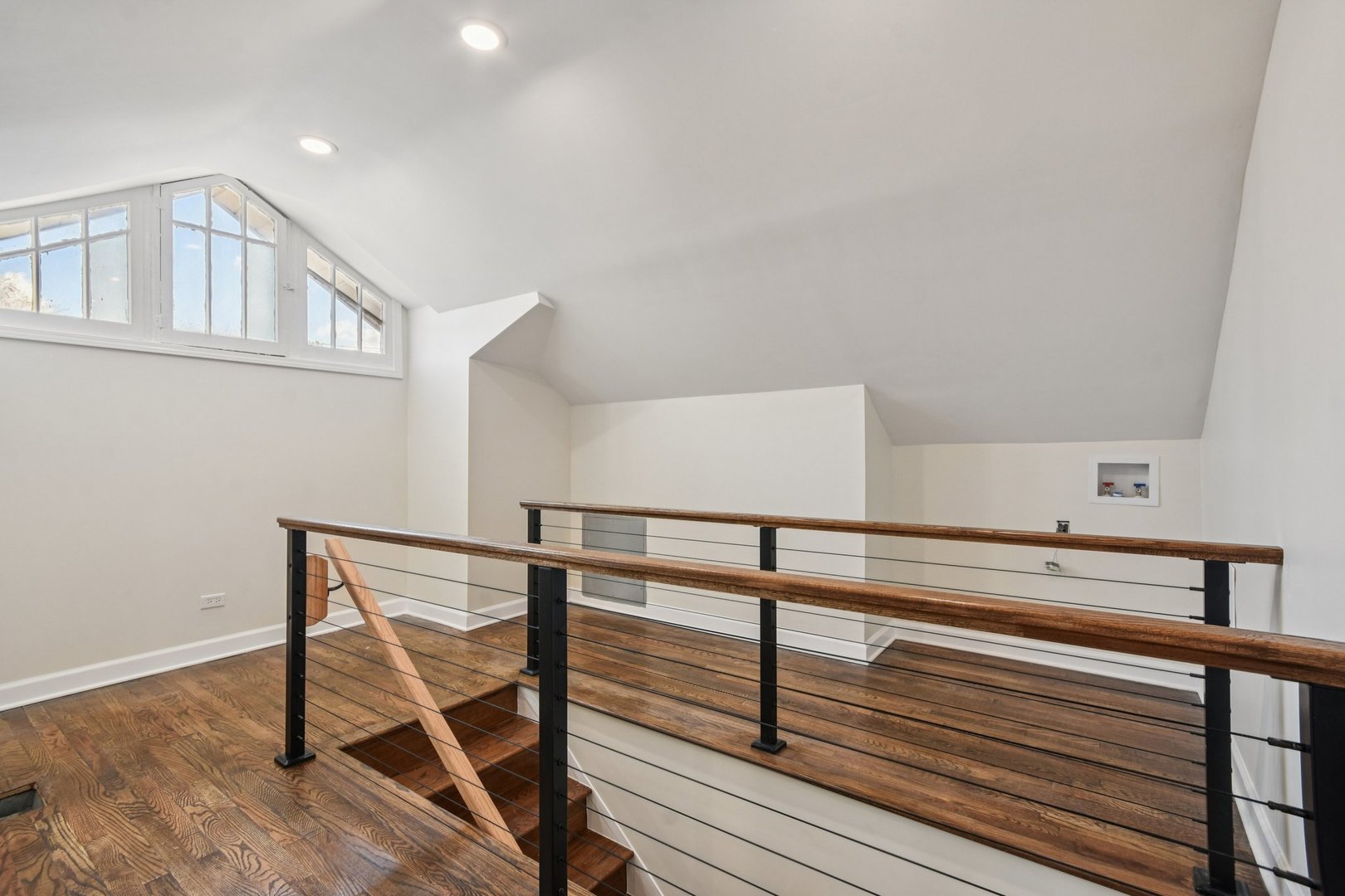 8153 S Champlain Avenue, Chicago, IL 60619