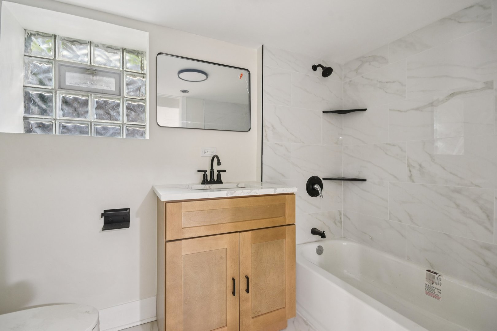 8153 S Champlain Avenue, Chicago, IL 60619