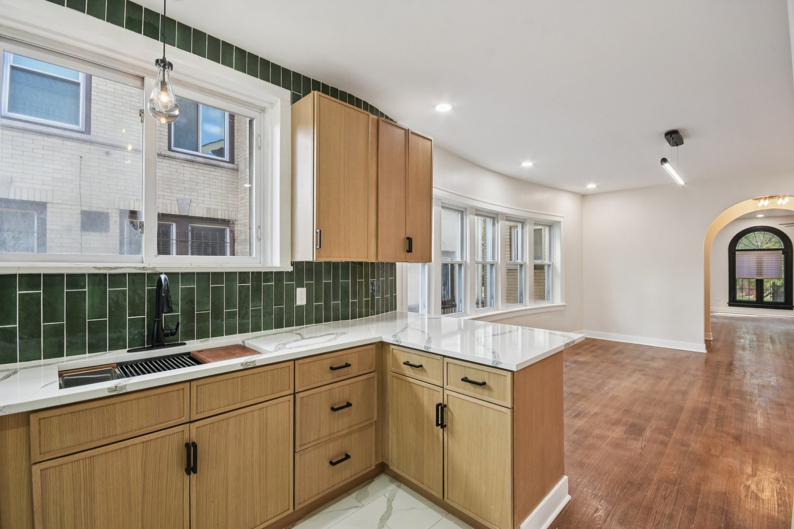 8153 S Champlain Avenue, Chicago, IL 60619