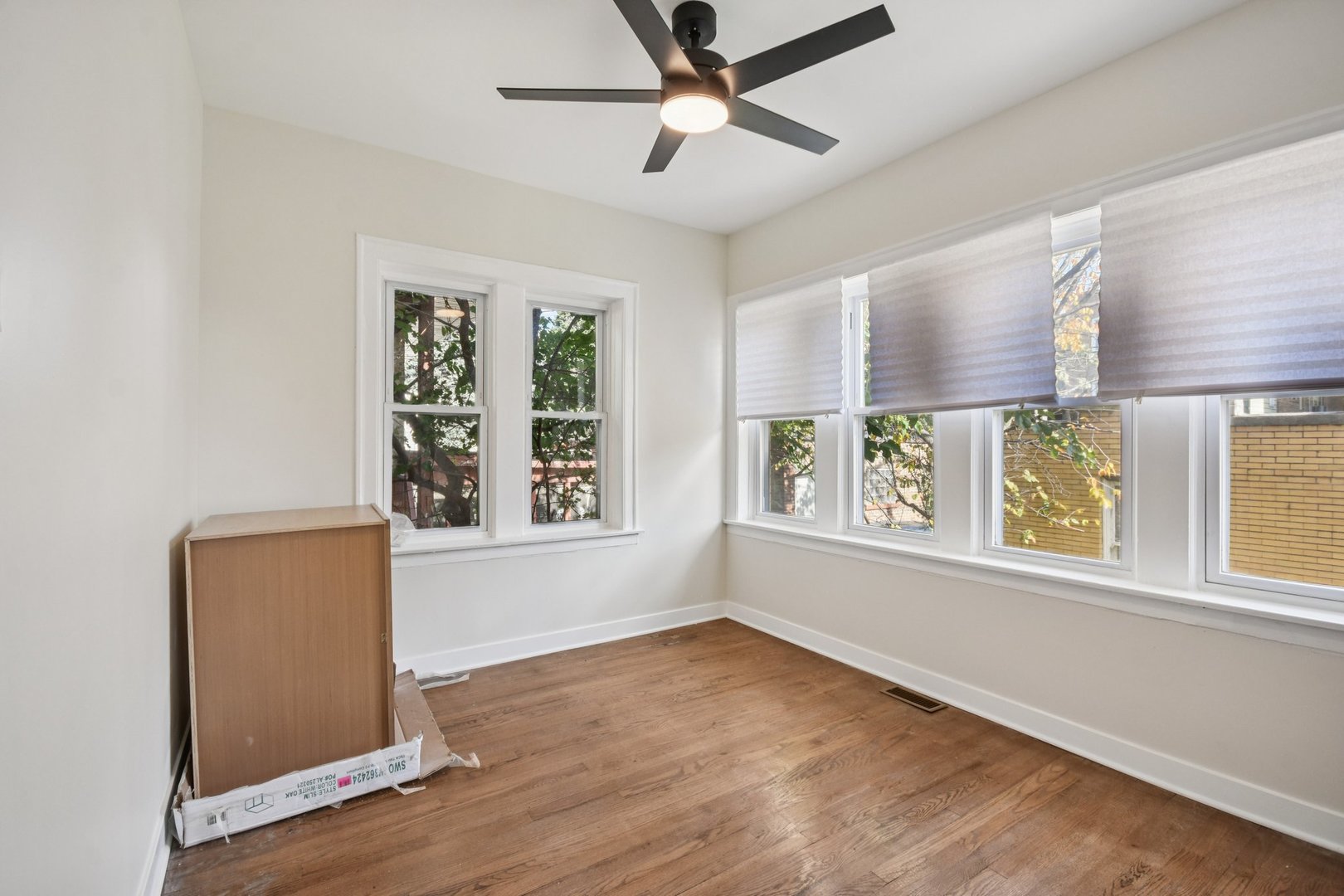 8153 S Champlain Avenue, Chicago, IL 60619