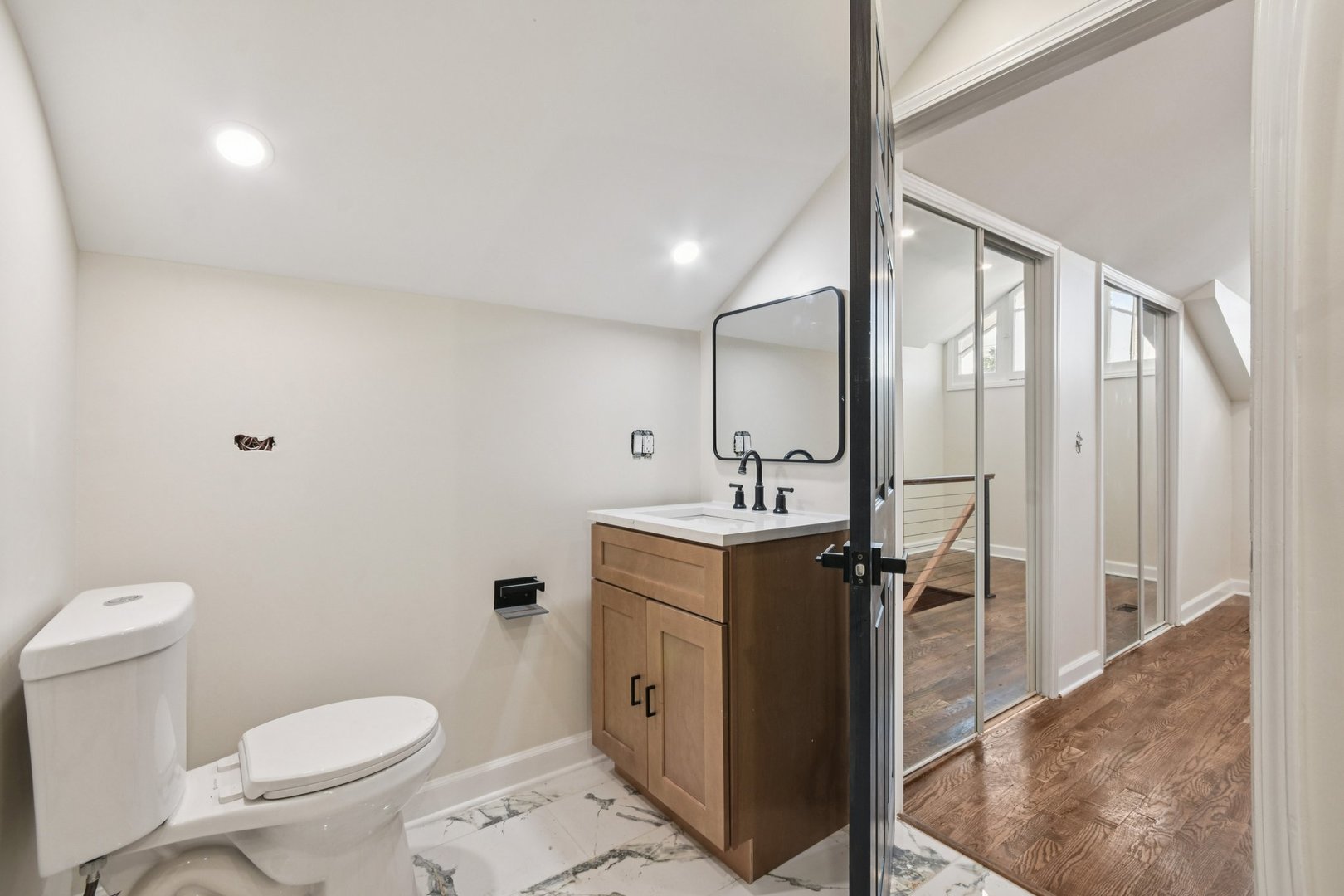 8153 S Champlain Avenue, Chicago, IL 60619