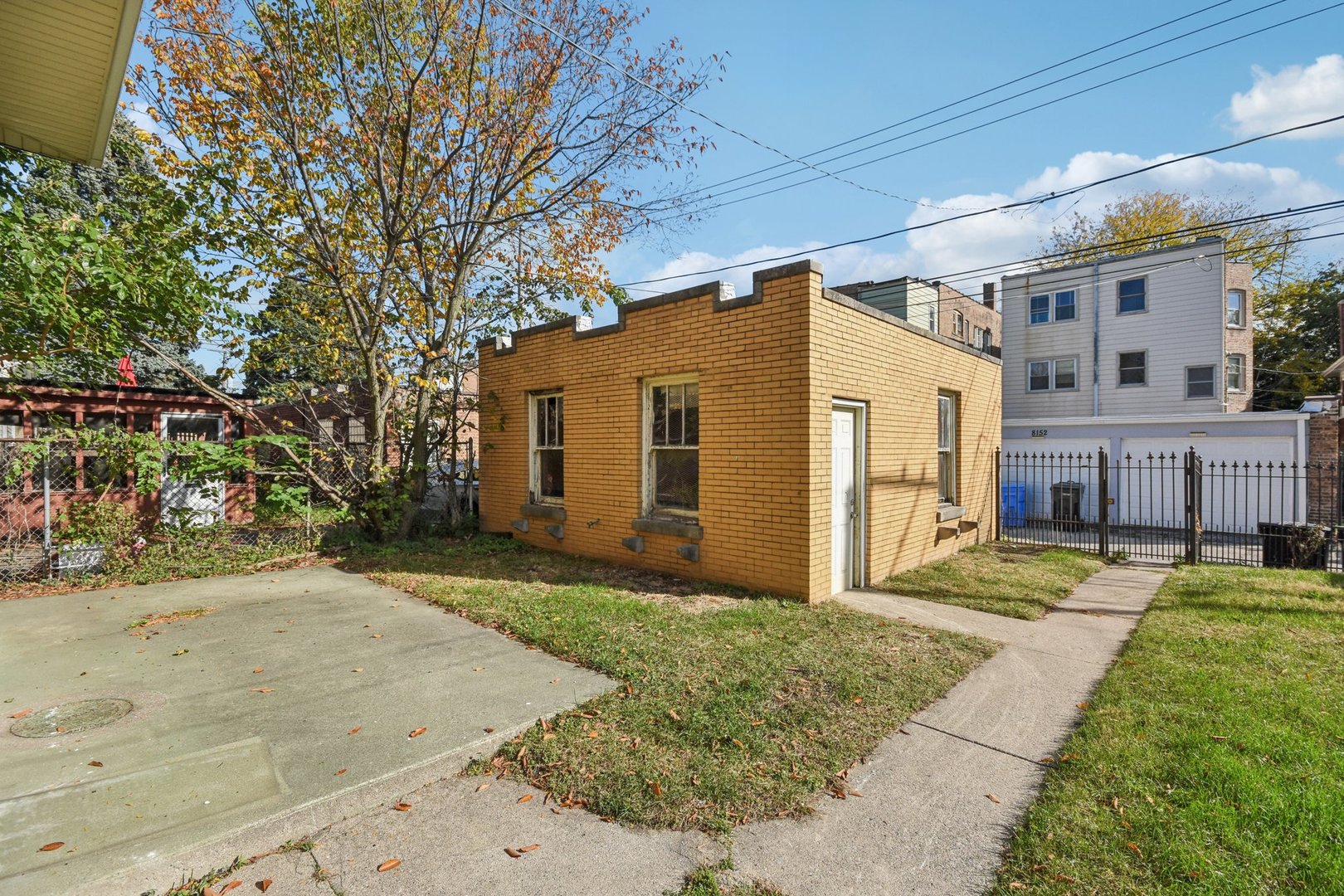 8153 S Champlain Avenue, Chicago, IL 60619