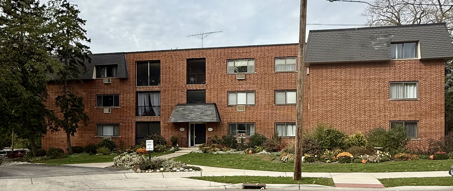 230 Duane Street #3A, Glen Ellyn, IL 60137