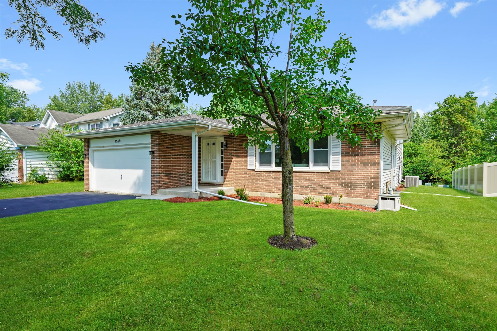 1668 Hidden Valley Drive, Bolingbrook, IL 60490