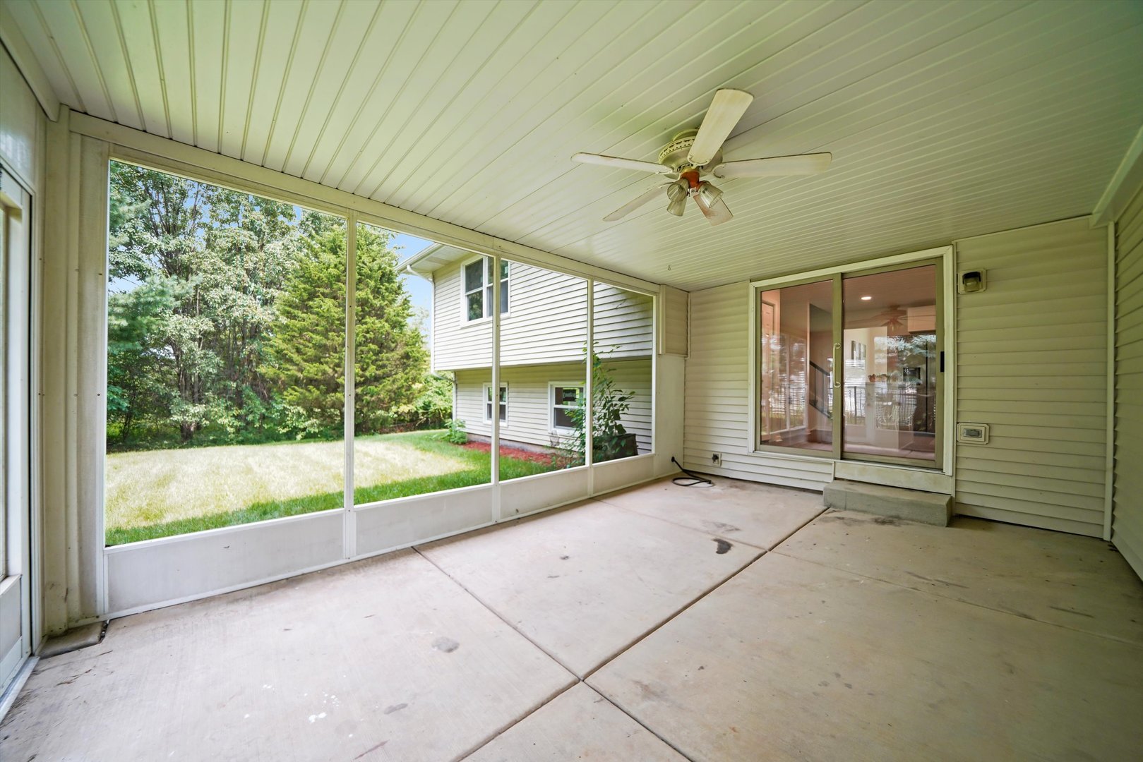 1668 Hidden Valley Drive, Bolingbrook, IL 60490