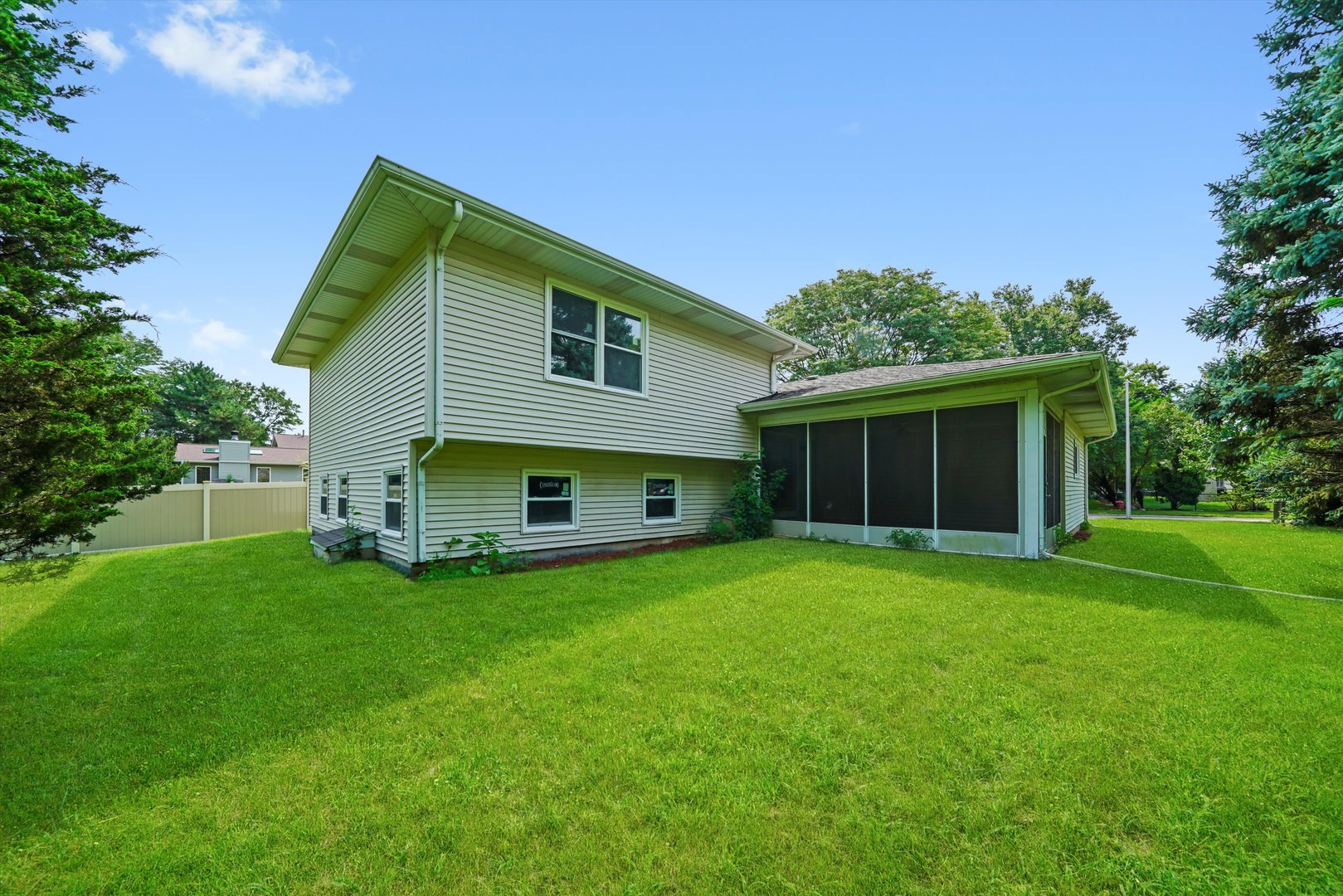 1668 Hidden Valley Drive, Bolingbrook, IL 60490