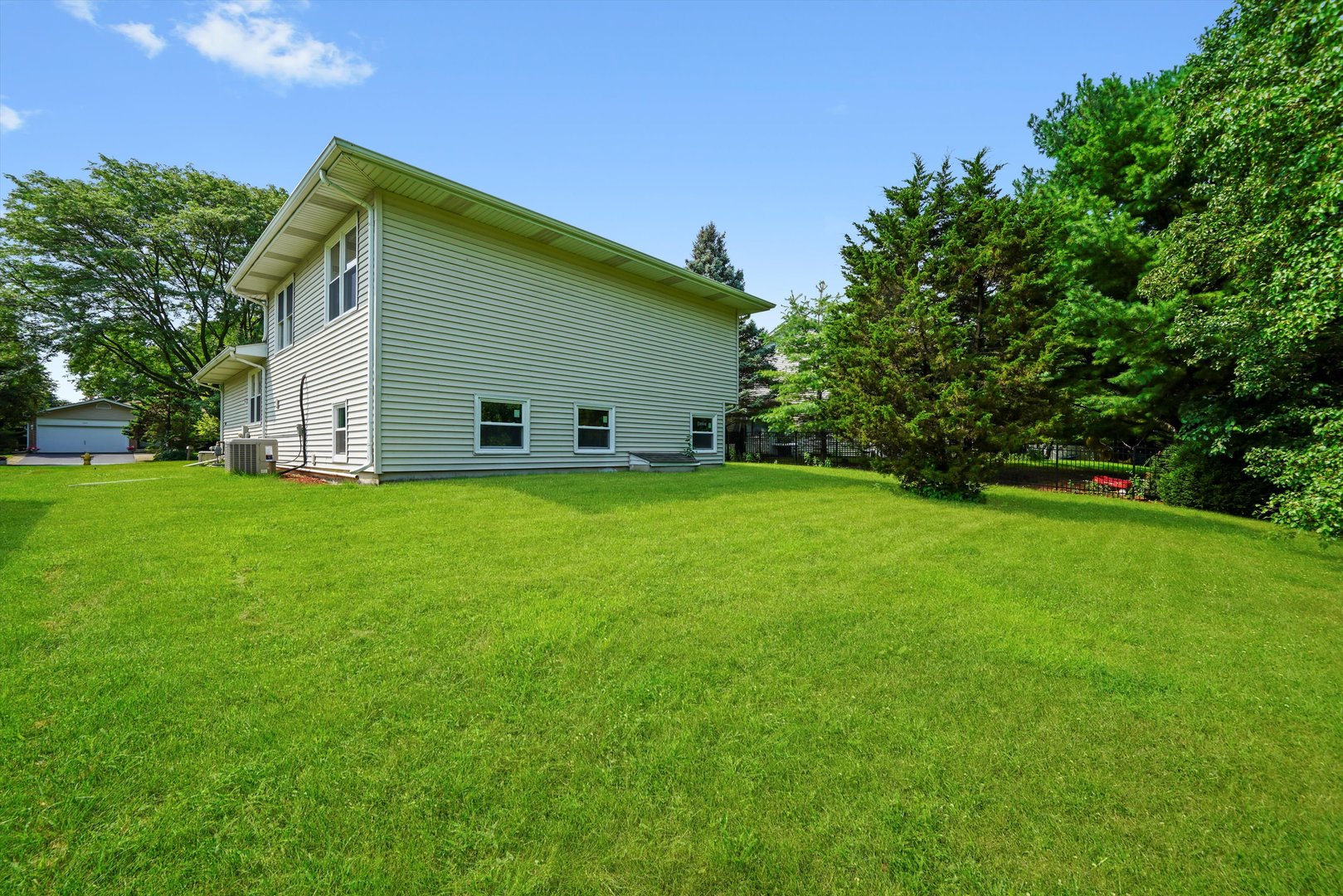 1668 Hidden Valley Drive, Bolingbrook, IL 60490