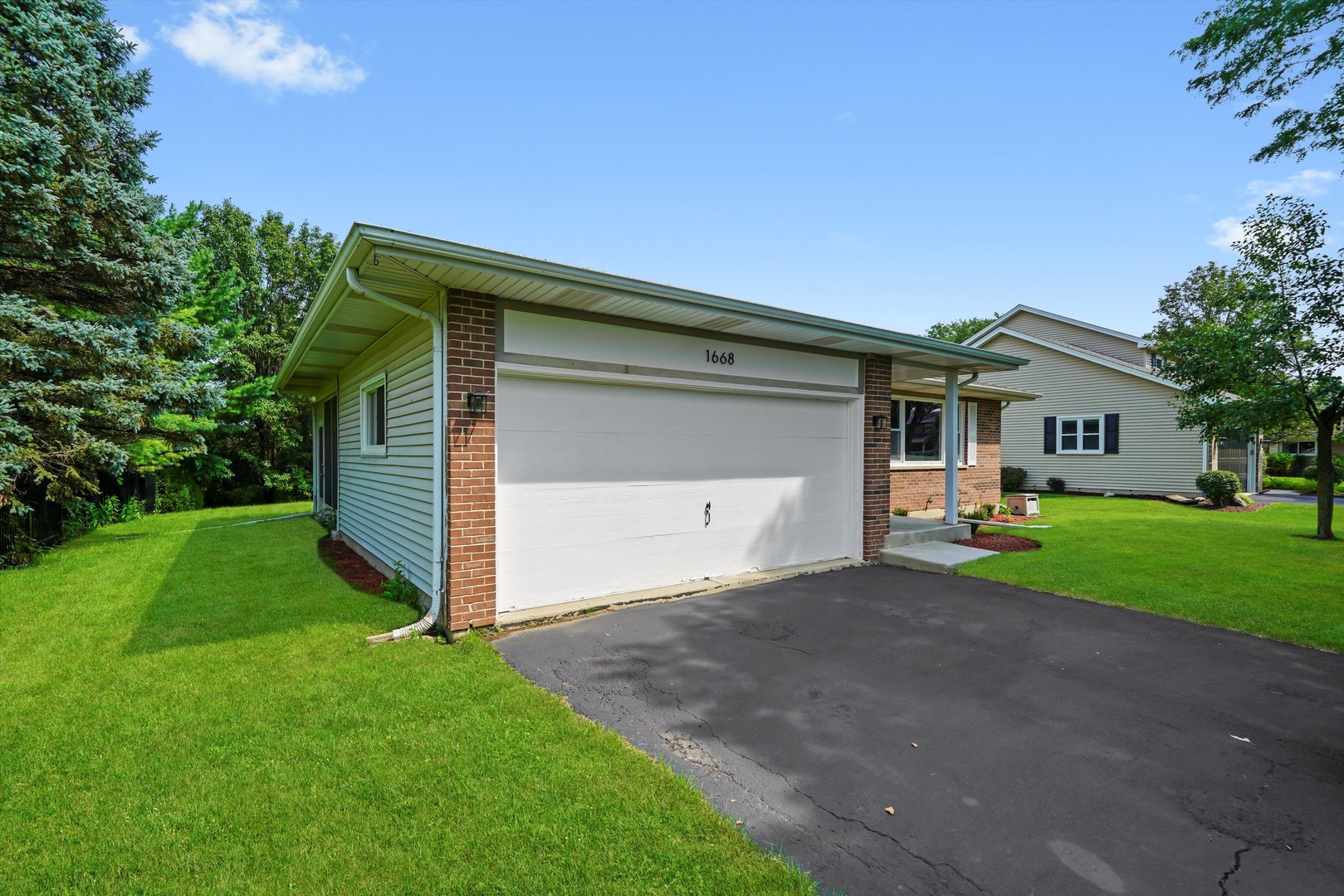 1668 Hidden Valley Drive, Bolingbrook, IL 60490