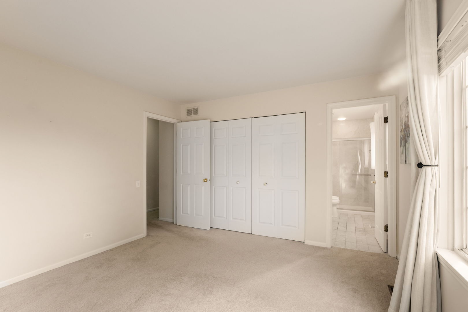 344 Rock Hall Circle, Grayslake, IL 60030