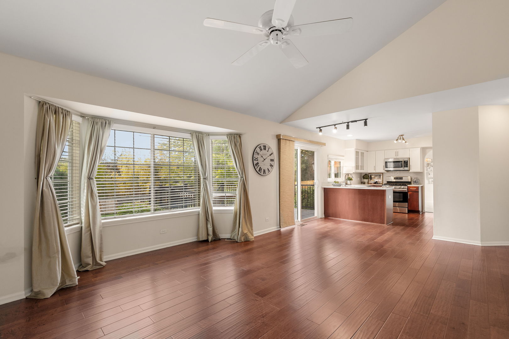 344 Rock Hall Circle, Grayslake, IL 60030