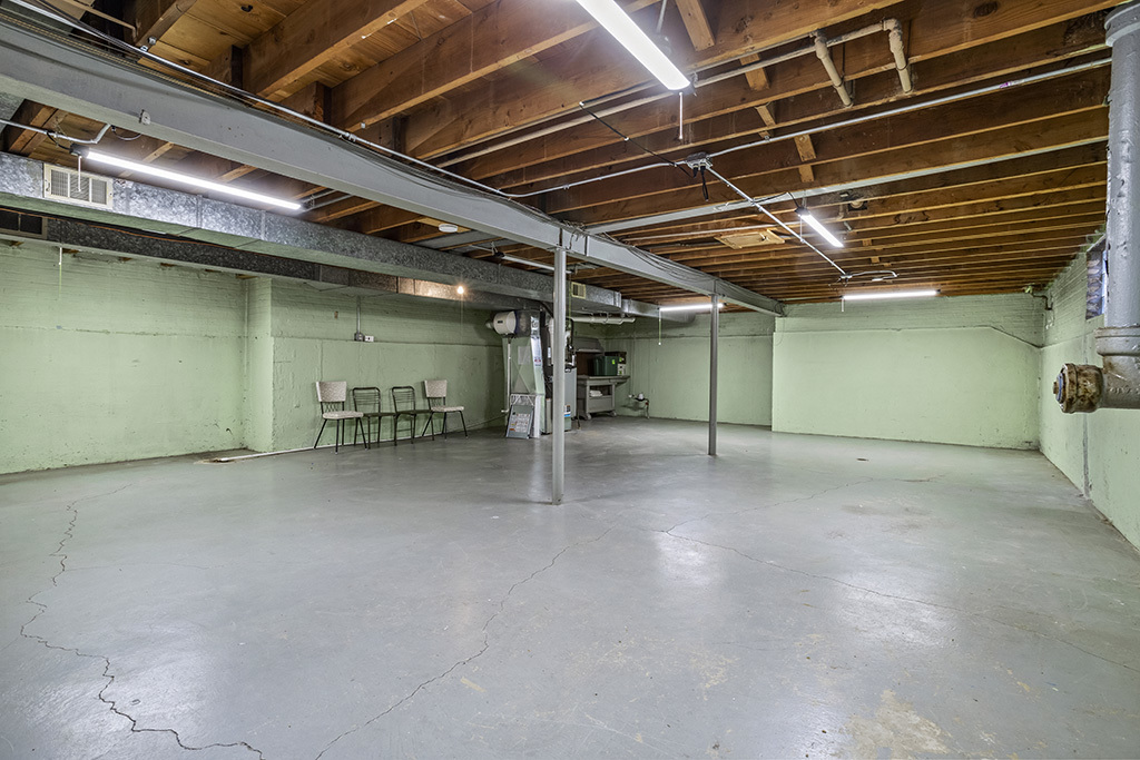 9716 S Harding Avenue, Evergreen Park, IL 60805