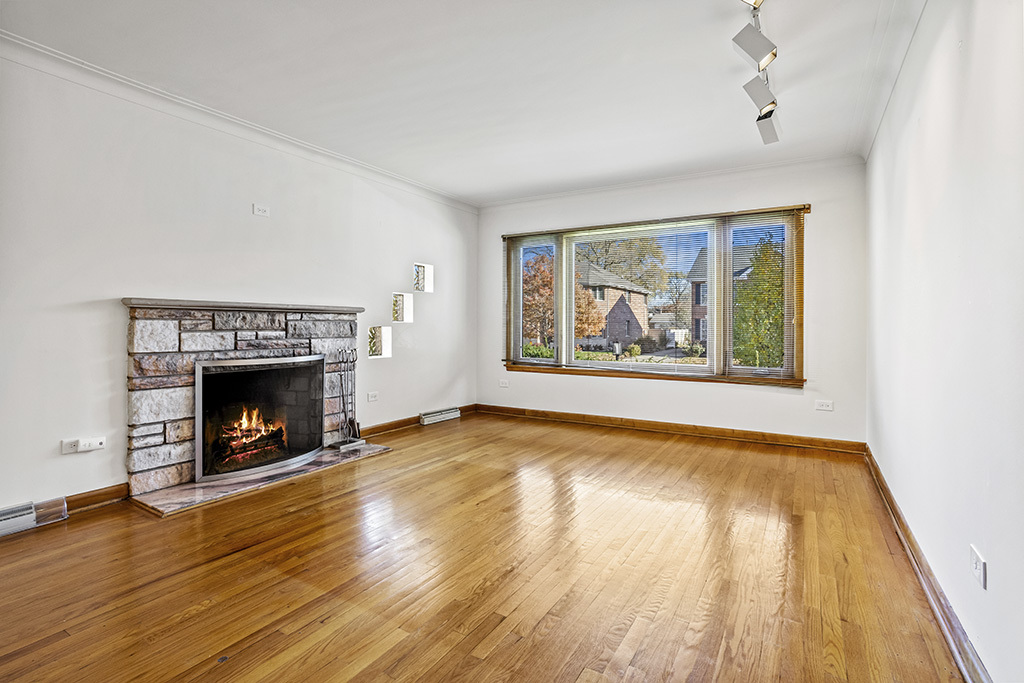 9716 S Harding Avenue, Evergreen Park, IL 60805