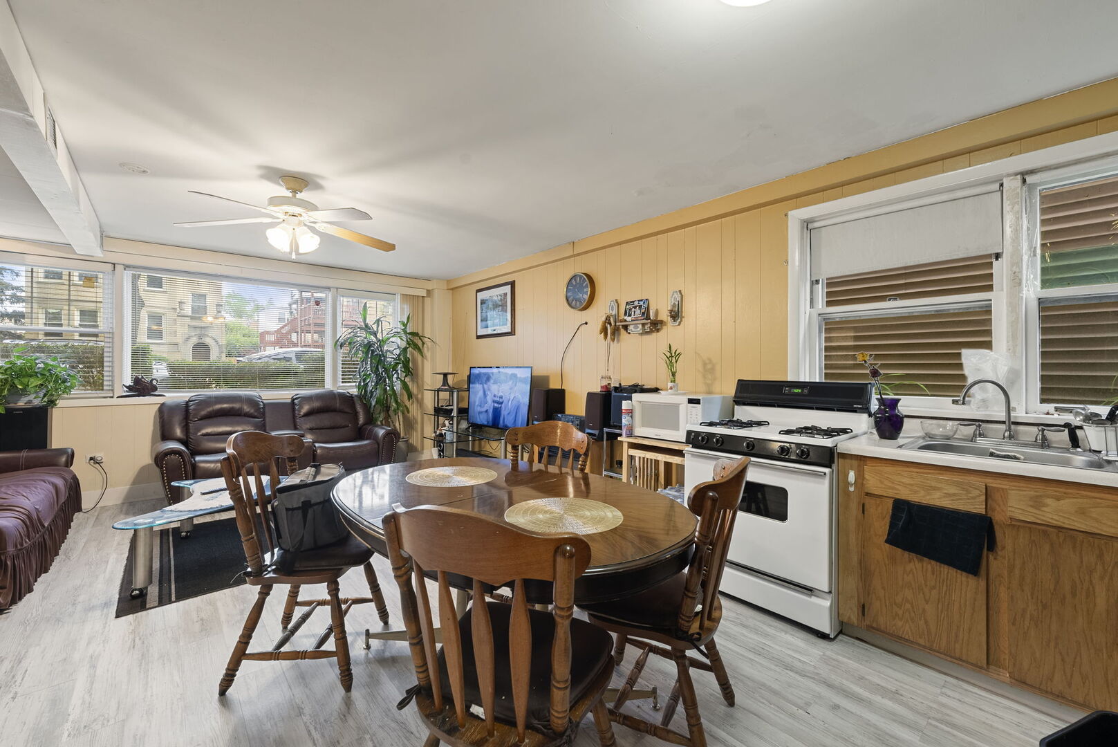 5706 N Saint Louis Avenue, Chicago, IL 60659