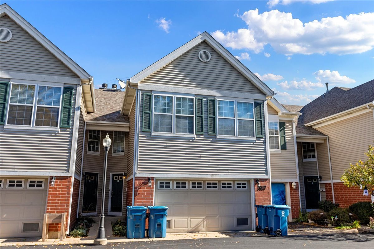 3817 N Milwaukee Avenue #D, Chicago, IL 60641