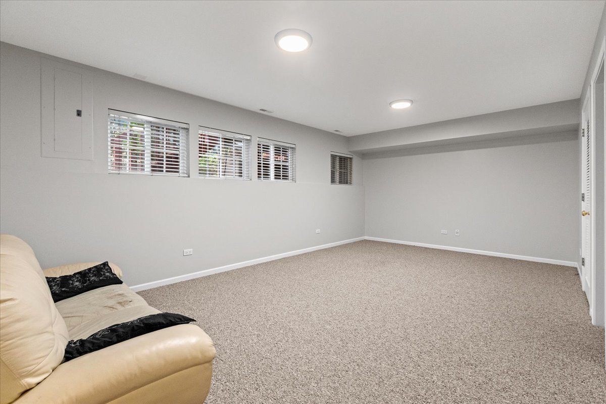 3817 N Milwaukee Avenue #D, Chicago, IL 60641